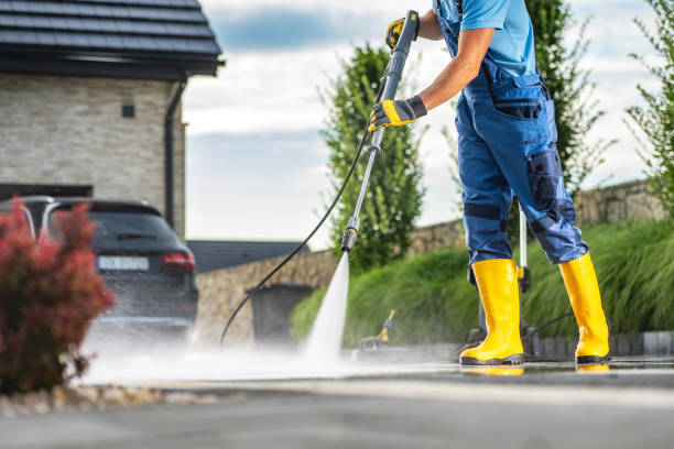 Why Choose Our Certified Pressure Washing Experts for Your Project Needs in Florida Ridge, FL?